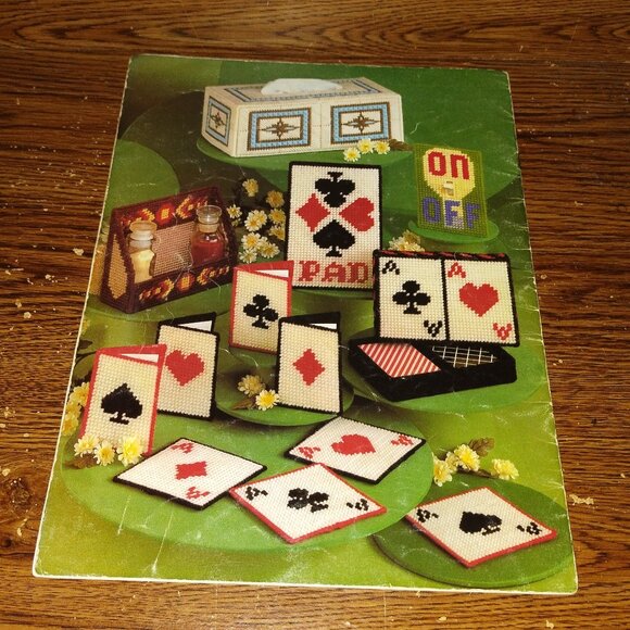 Creative Projects in Plastic Canvas Leaflet #213 (Leisure Arts, 1982) - Picture 1 of 2